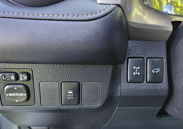 Toyota RAV4 cena 67900 przebieg: 163000, rok produkcji 2013 z Warszawa małe 211